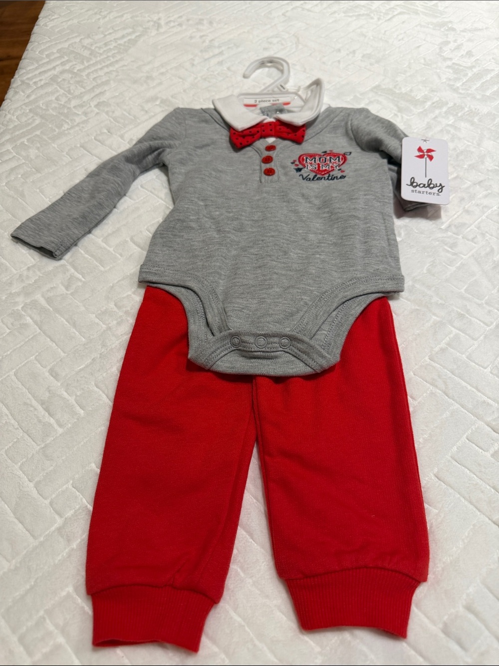 Baby Starters Gray & Red Long-Sleeve Bodysuit with Red Pants 2pc size 9mos NWT